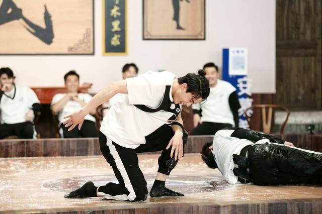 蝉联冠军|《奔跑吧》收视破3蝉联冠军“电影特辑”为电影业重燃信心