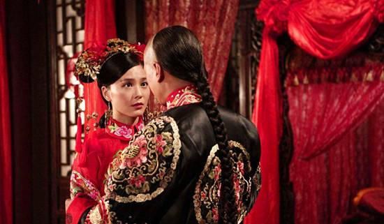 有个|她是康熙最神秘的妃子,有个少见的姓氏,死后葬在一位侍女墓旁