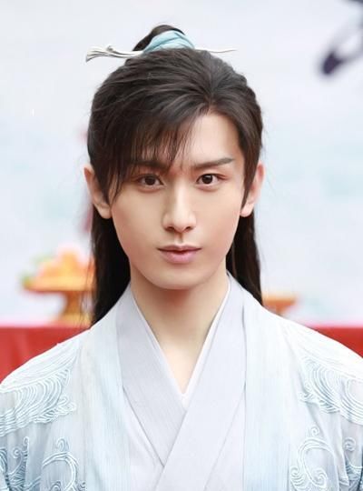 范丞丞第|新生代艺人周榜公布,“力压”第3范丞丞第2何洛洛,霸屏成榜首