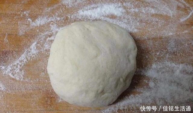 好吃|入秋后,多吃此菜,补锌补维C,才5毛钱一斤,烙成馅饼最好吃