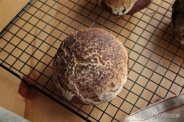  面包店|面包店每天售罄的蘑菇包，酥脆松软、2个管饱，自己做也简单