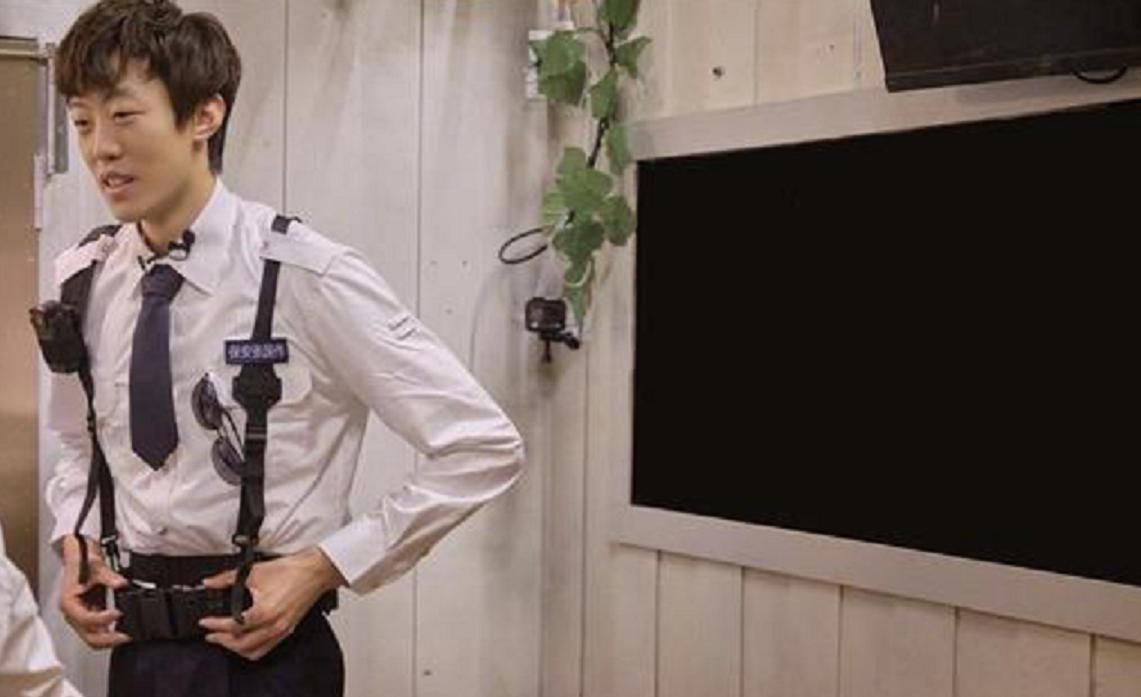  节目|张国伟回归《密逃》，公主抱“密逃三怂”引爆笑，邓伦更怂了