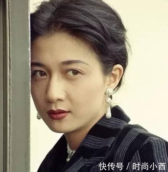 拿下|17岁拿下亚姐冠军的她,未婚为成龙生女,47岁生活的非常凄凉