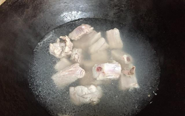 排骨|天凉了,土豆排骨是绝配!鲜香有营养,和土豆泥一样,孩子抢着吃