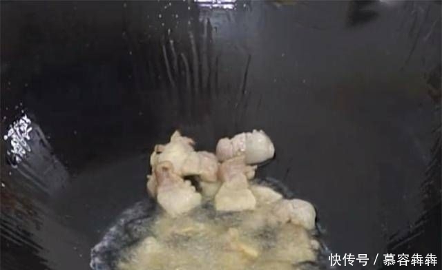  包菜|一种有两种口味的食物，手撕包菜有辣的，糖醋莲白有酸的