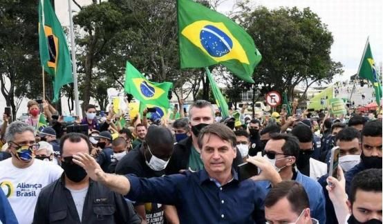 人类|防疫不力，巴西总统被告上国际法庭：“危害人类罪！”