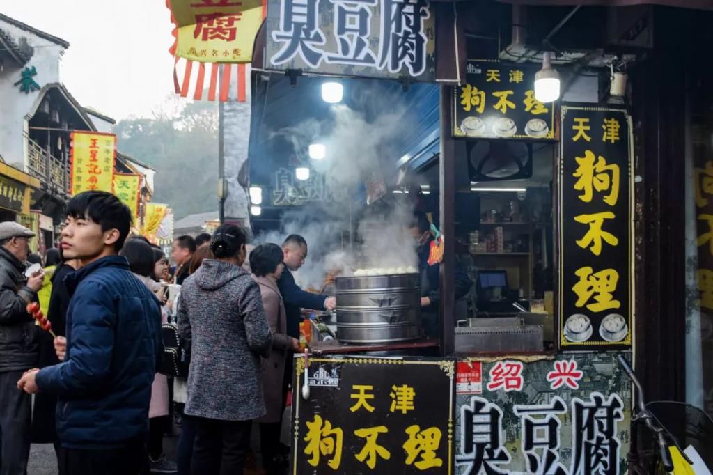 美食街|国内这些“专坑外地人”的美食街