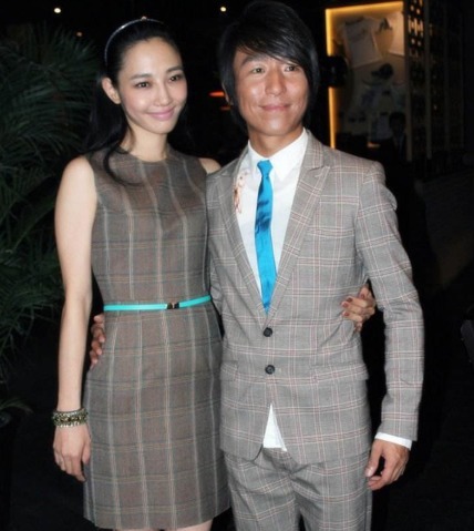 父亲|“一指禅女王”陨落记