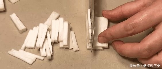 素菜|这两个素菜一起炒,预防心血管疾病,简单美味又健康!