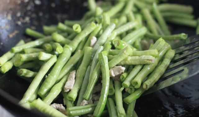  香味|一道懒人主食，咸香味美，恨不得连锅一起端走