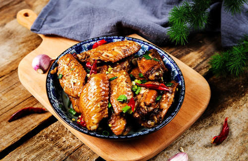 下饭|周日做锅麻辣鸡翅中,下饭家常菜也是零食,做法简单,新手零失误