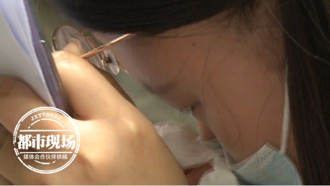 痛哭|接了一个电话，女老师损失5万8，痛哭：利息都还不起