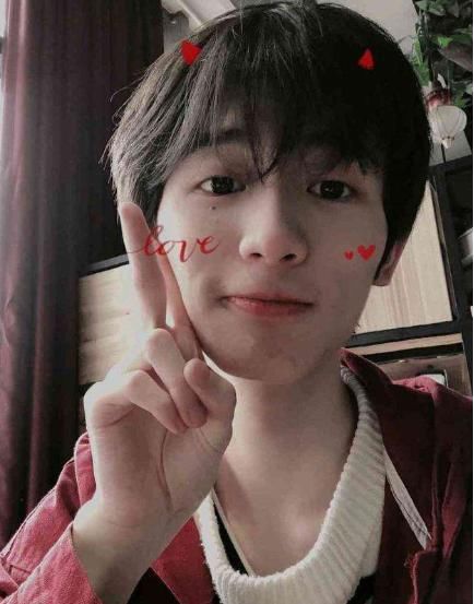  平台|斗鱼主播李知恩传奇成名路，想成知名主播这么难？