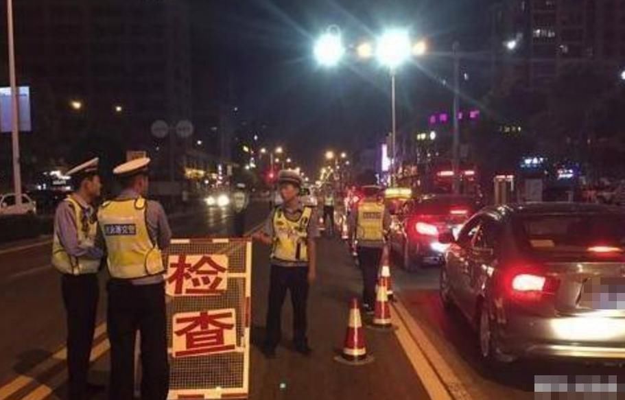 多长时间|晚上喝了一瓶酒,多长时间才能开车?专家:不能低于这个数