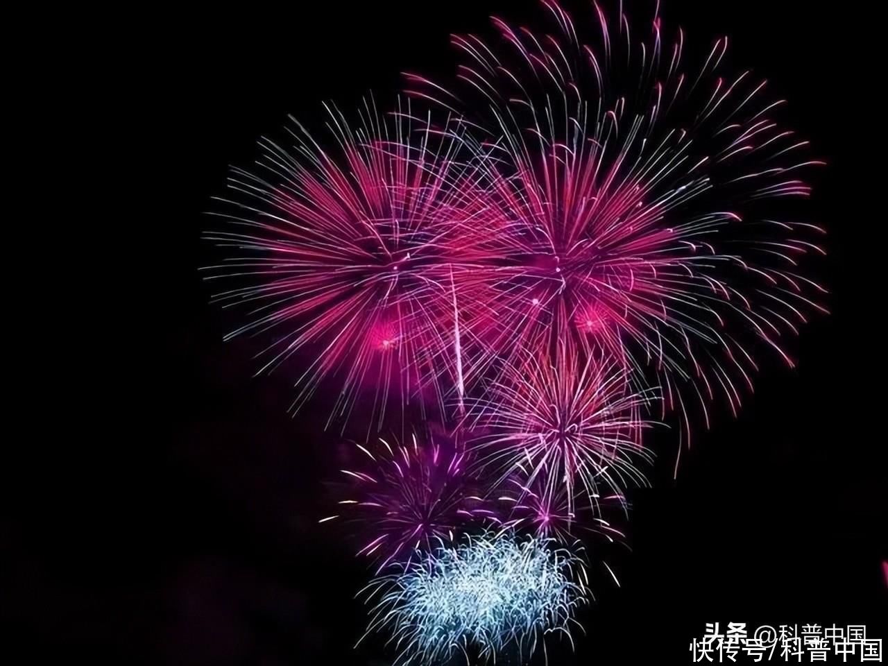 烟花到底为什么有这么多颜色(烟花到底为什么有这么多颜色？)