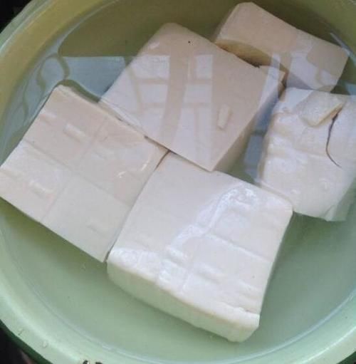  黄豆|家庭版自制豆腐做法，不用卤水石膏操作简单，1碗黄豆够吃2天