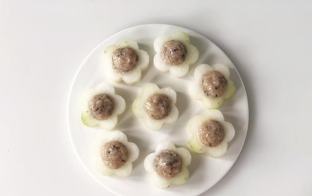  冬瓜|颜值爆表的虾滑酿冬瓜，端上桌的那一刻就惊艳全场了