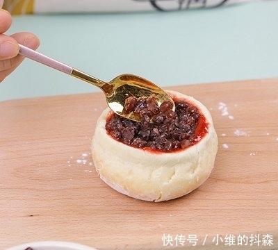 面团|日式网红樱桃红豆包