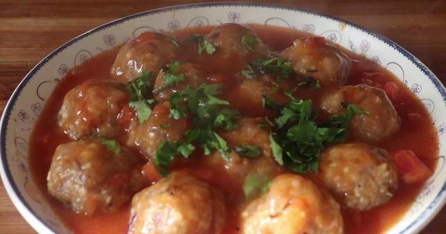 吃法|五花肉别红烧了,加1块豆腐,教你解馋新吃法,孩子一口一个