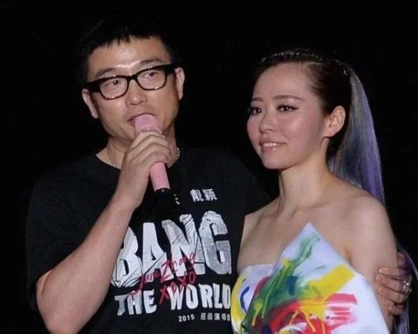  亮相|张靓颖突破亮相说唱综艺，被赞衣品大变好看，素颜也美丽