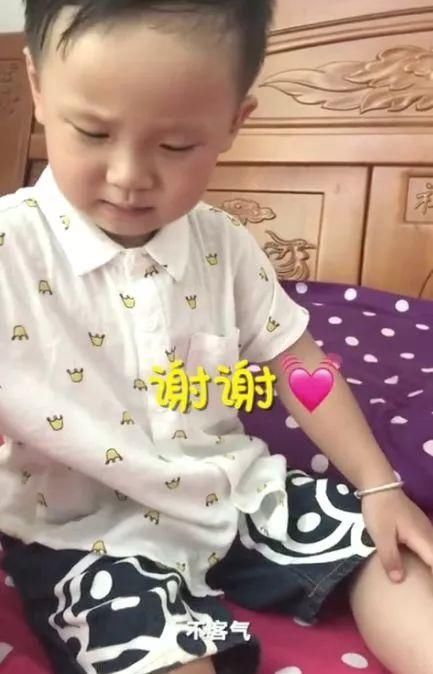  孩子摔伤|3岁暖男打脸百万巨婴：你什么脾气，孩子就什么命运 | 精选