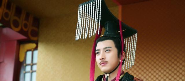 玩脱|亲爹一死就兴高采烈的皇帝,在位短短两年就把江山给玩脱了