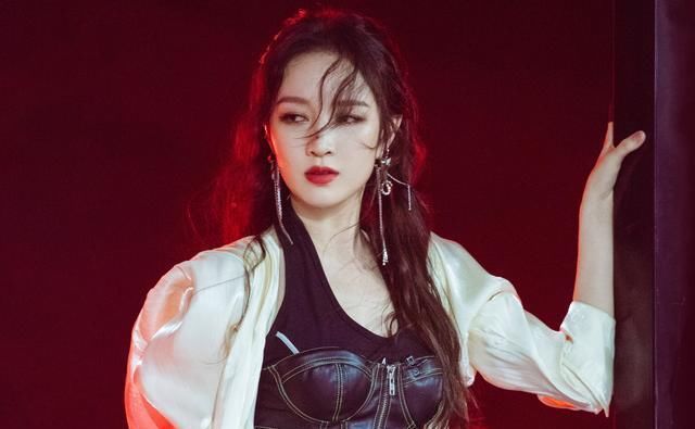 扇子|《浪姐》同样是舞台失误,为什么金莎被淘汰,宁静却拿了第一?