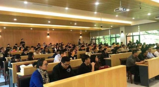  新生|大一新生：上了大学才知道的4个真相，学妹泪奔：恋爱还是要趁早