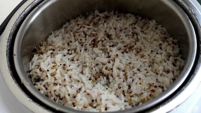 减肥|大米煮过再蒸饭,又香又软还低糖,减肥人士和糖尿病人有口福了