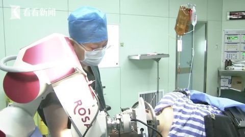  北部战区总医院|奇怪！31岁女子全身不停扭，体重直降80斤...得了这个病！