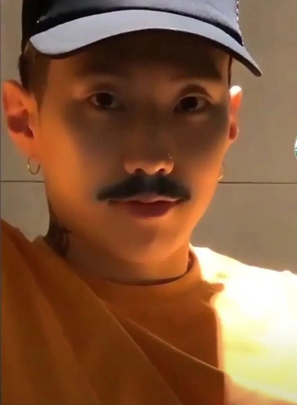  来路|只玩半年说唱就能拿冠军，这个沙雕女rapper什么来路？