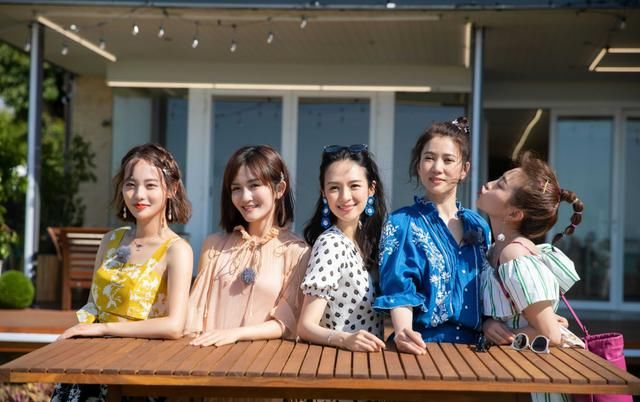  压制|逐渐何炅化？沈梦辰调节，吴昕控场，实力“压制”兴风作浪的姐姐