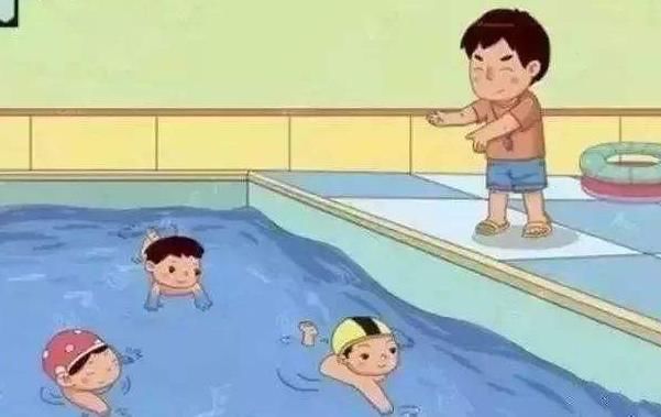 姐姐|男孩一头栽进泳池,瞬间溺水挣扎,陌生姐姐一把将他救起