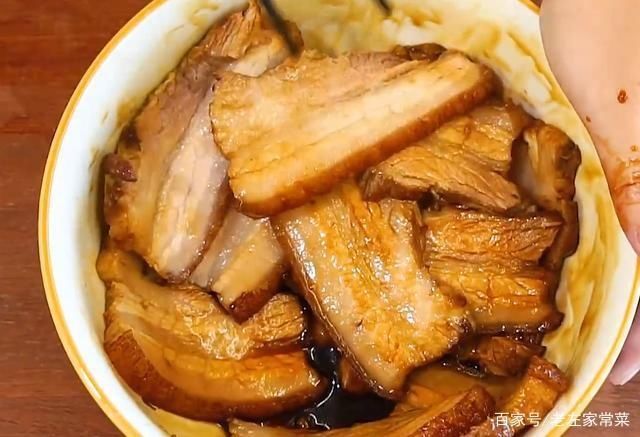  五花肉|梅菜扣肉怎么做好吃？20年大厨经验分享，步骤简单详细，一看就会