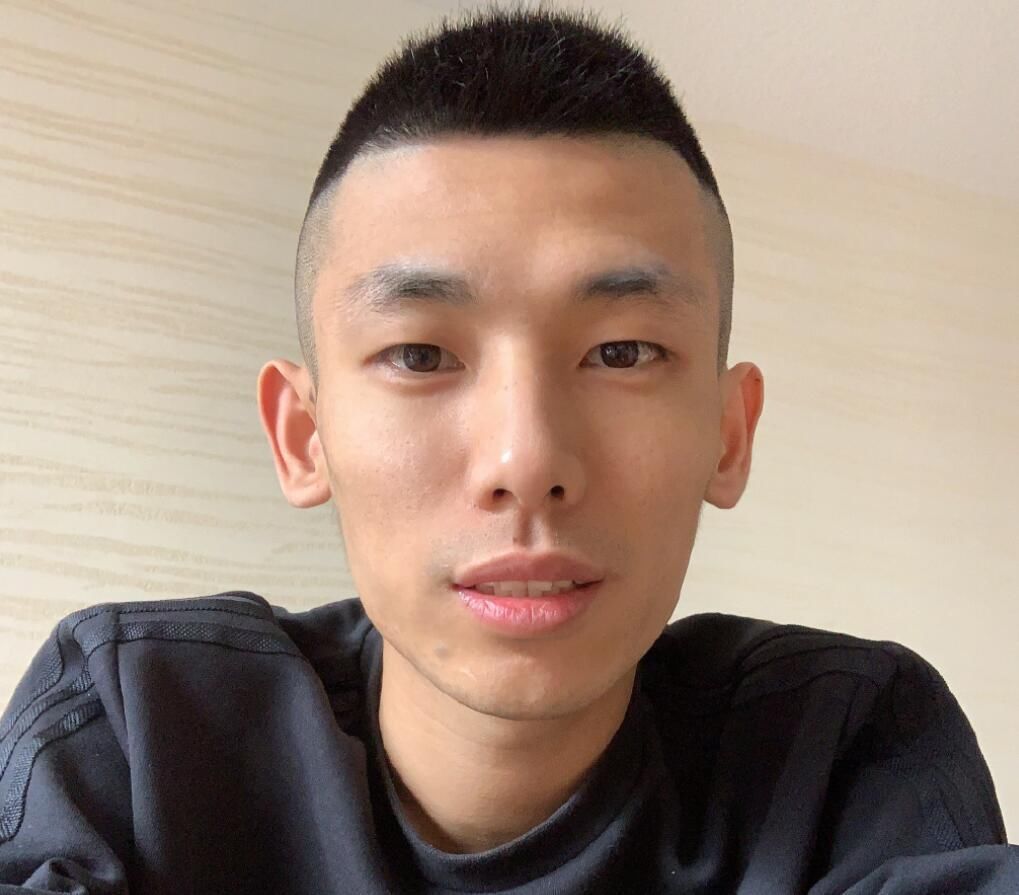  妈妈|旭旭宝宝给母亲买车，月入百万却十分小气，妈妈只开10万元汽车