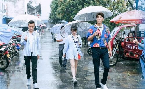  赵丽颖干活|《中餐厅》剪辑引争议，赵丽颖粉丝后援会回应，大粉深入分析说明原因