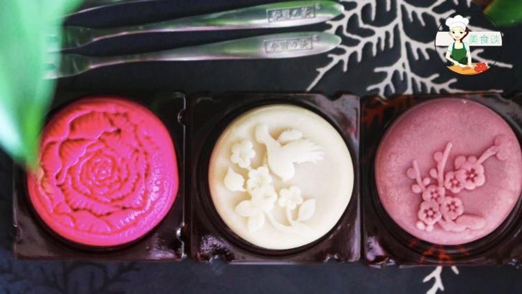 流心|此月饼第一次见,实在太美了,发朋友圈被点赞,网友:舍不得吃了