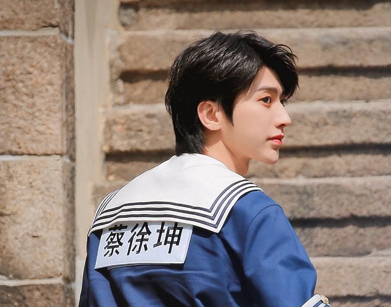  蔡徐坤|《奔跑吧黄河篇》阵容大换血，蔡徐坤或将退出，吴宣仪成常驻嘉宾？