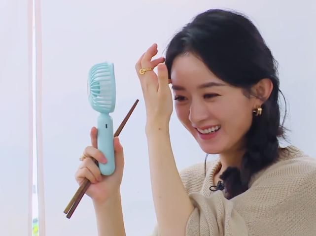  卡斯柏|当赵丽颖被中餐厅嘉宾说土味情话时，她的回应方式堪称教科书