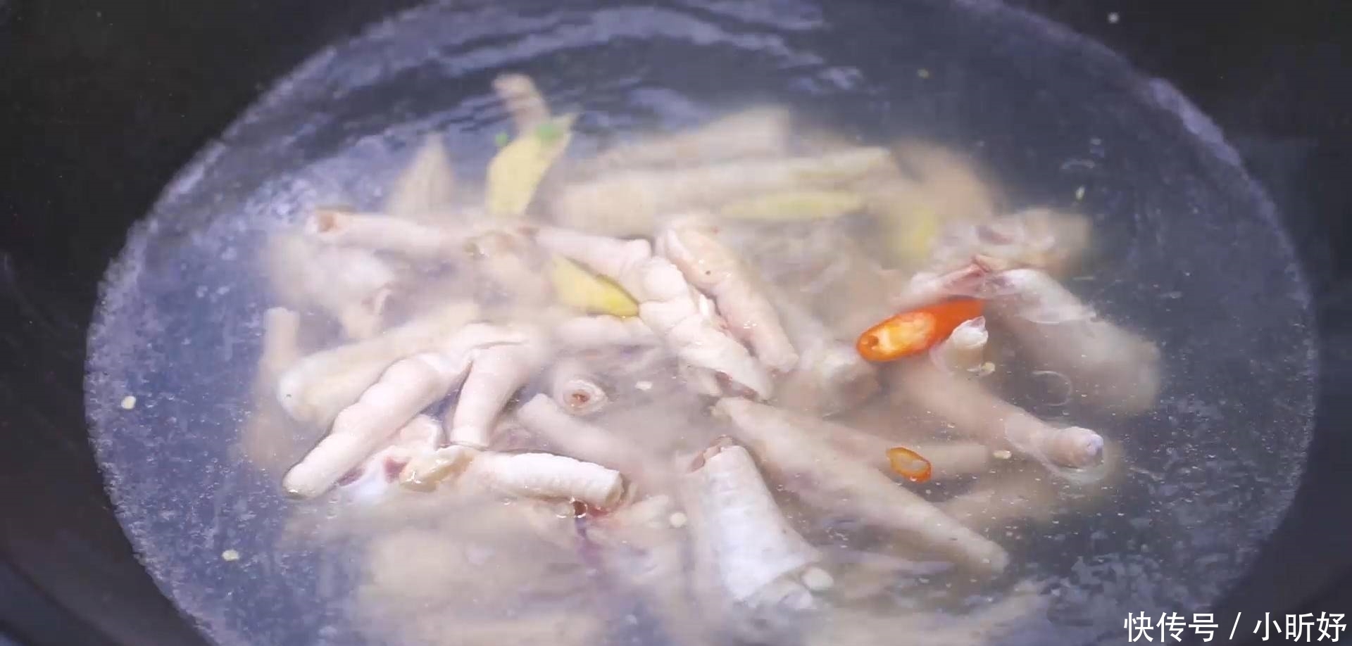 绝佳|风味独特的柠檬鸡爪怎么做?亲朋好友聚会绝佳下酒菜,酸辣爽口!