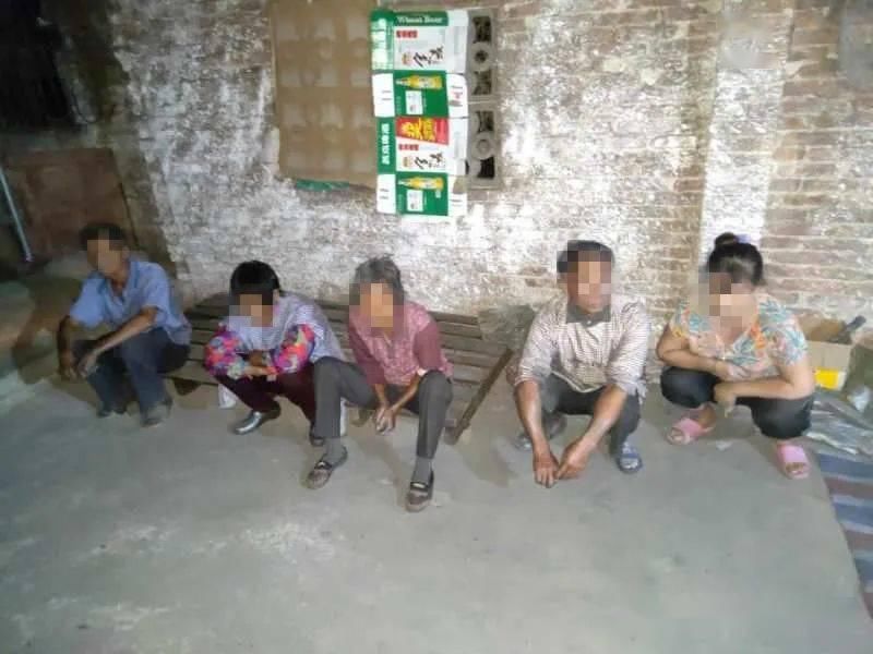 着事|玉州警方成功捣毁一个非法生产烟花炮竹窝点,屋主也着事了.