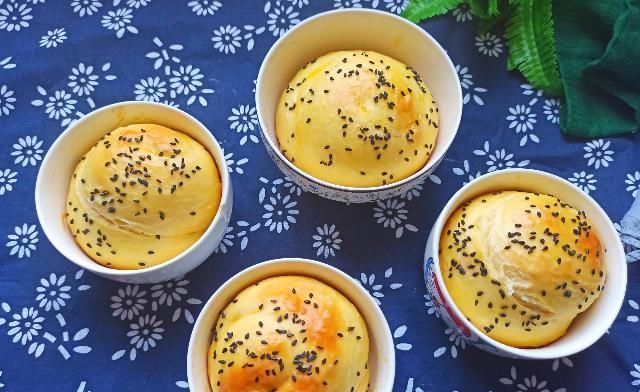 蓬松|教你做独家懒人面包,1碗面粉3个鸡蛋,不用烤箱,蓬松柔软又香甜