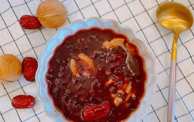  功效|黑米搭配这3样食材煮粥，不仅软烂浓稠，而且营养更丰富