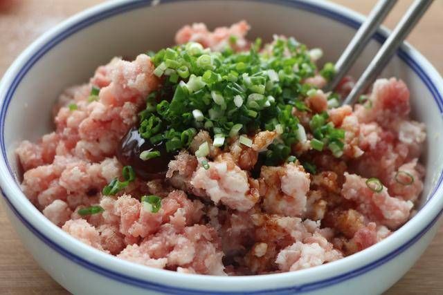 蛋饺|蛋饺这样做太美味,鲜嫩多汁,新手也能学会,过年做给家人超解馋
