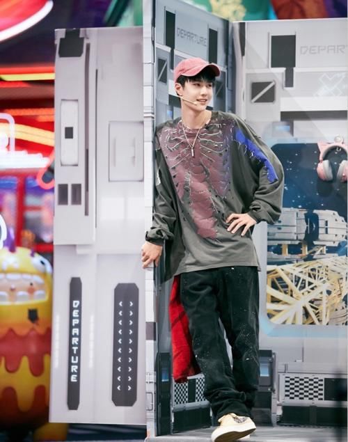  内容|《天天向上》特意点名王一博许出承诺，看清内容，估计经纪人要炸