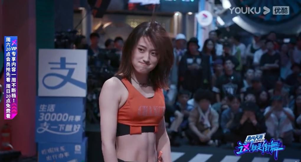  王一博|女孩子们挖空心思想吸引王一博，直男王一博是这么回应的