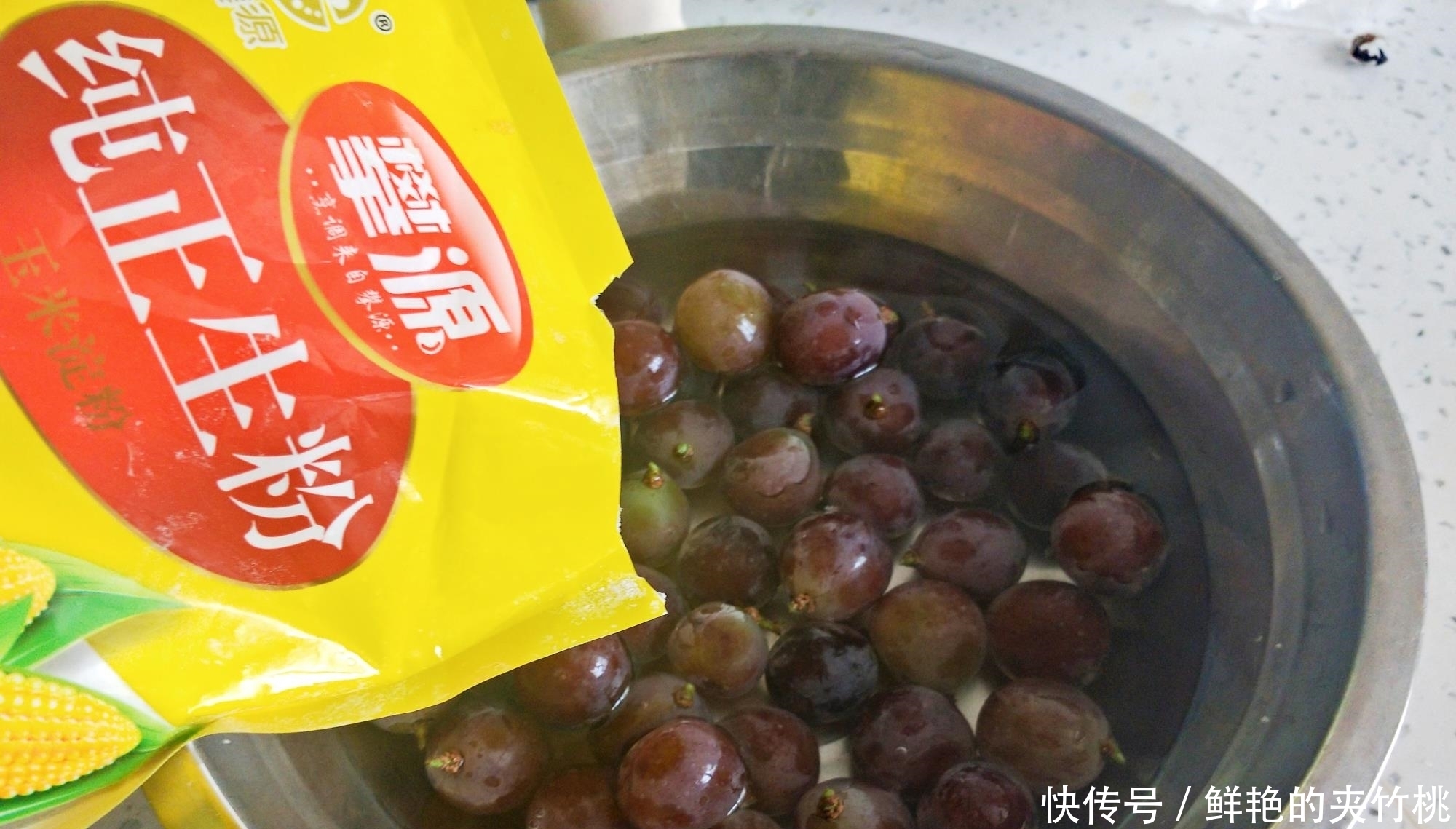 只用|洗葡萄时,最忌讳只用清水洗了!记住这个方法,干净卫生又健康