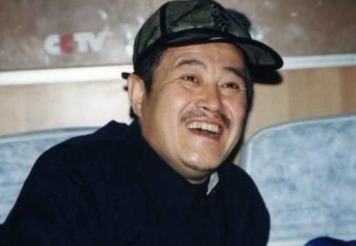  滤镜|曾经的冠希哥自然老去，素颜无滤镜直播全是笑点，网友：本山大叔