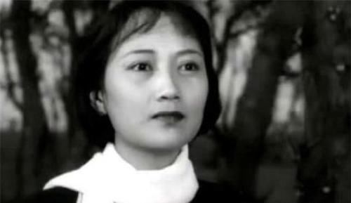  再次出现|1963年，女会计携巨款失踪，再次出现时，她已在水泥地里沉睡21年