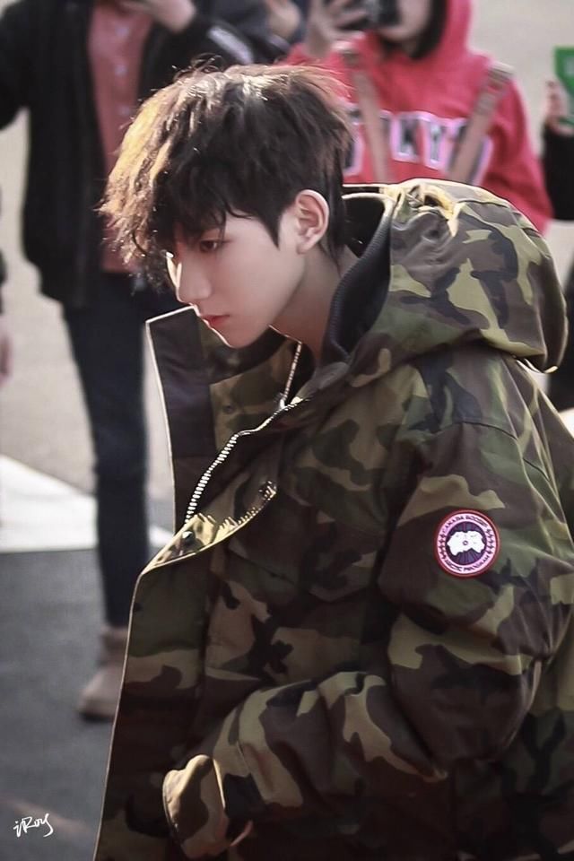 鬼才|200715 寻找明星中的穿搭鬼才 来看王源的私服搭配